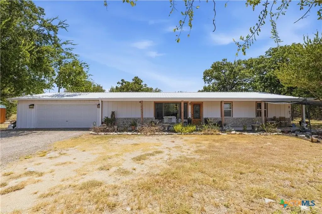 370 County Road 3106, Kempner
