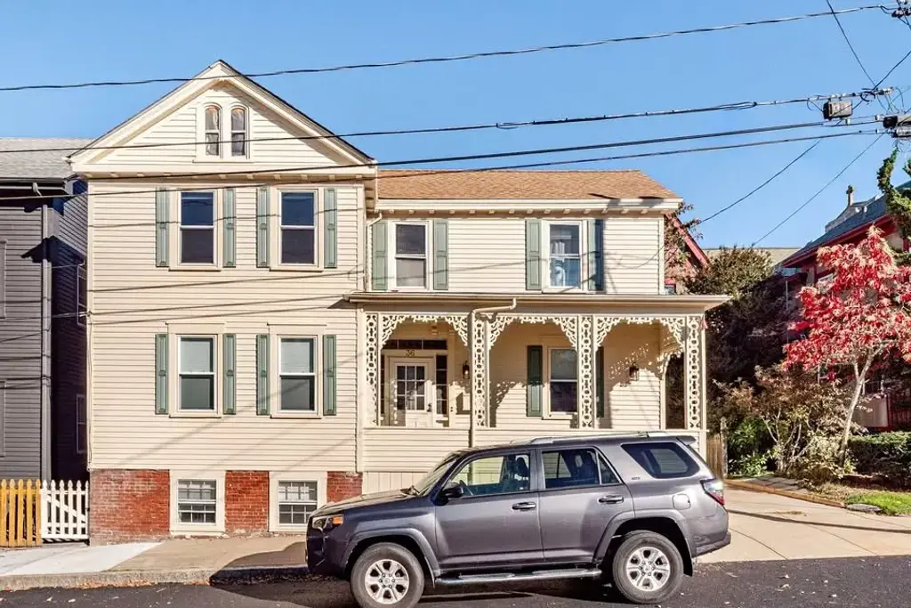 36 Dearborn St, Newport