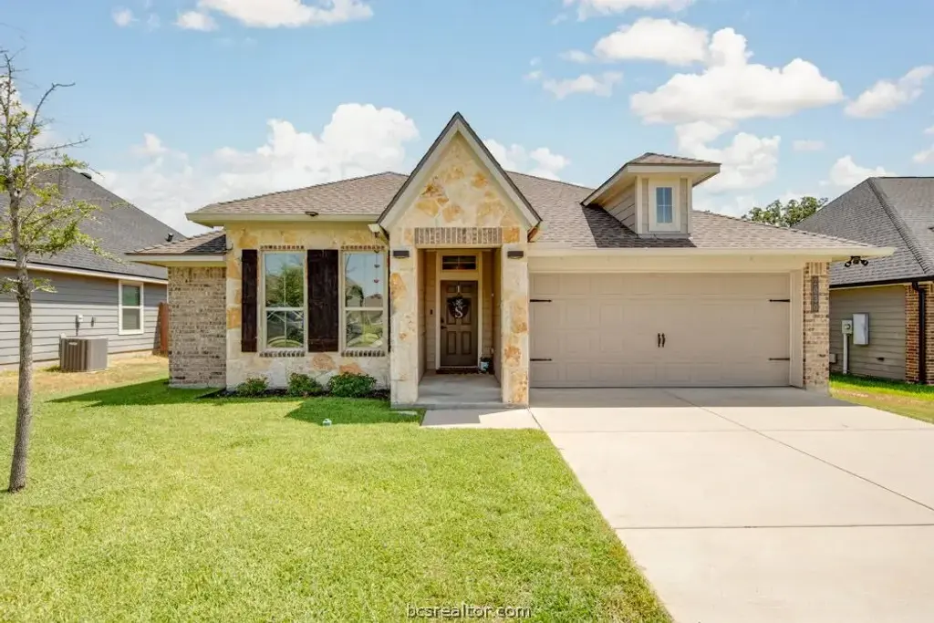 2030 Dumfries Drive, Bryan