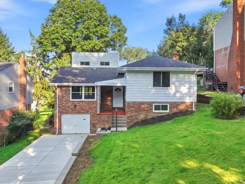 84 Hall Avenue, Crafton