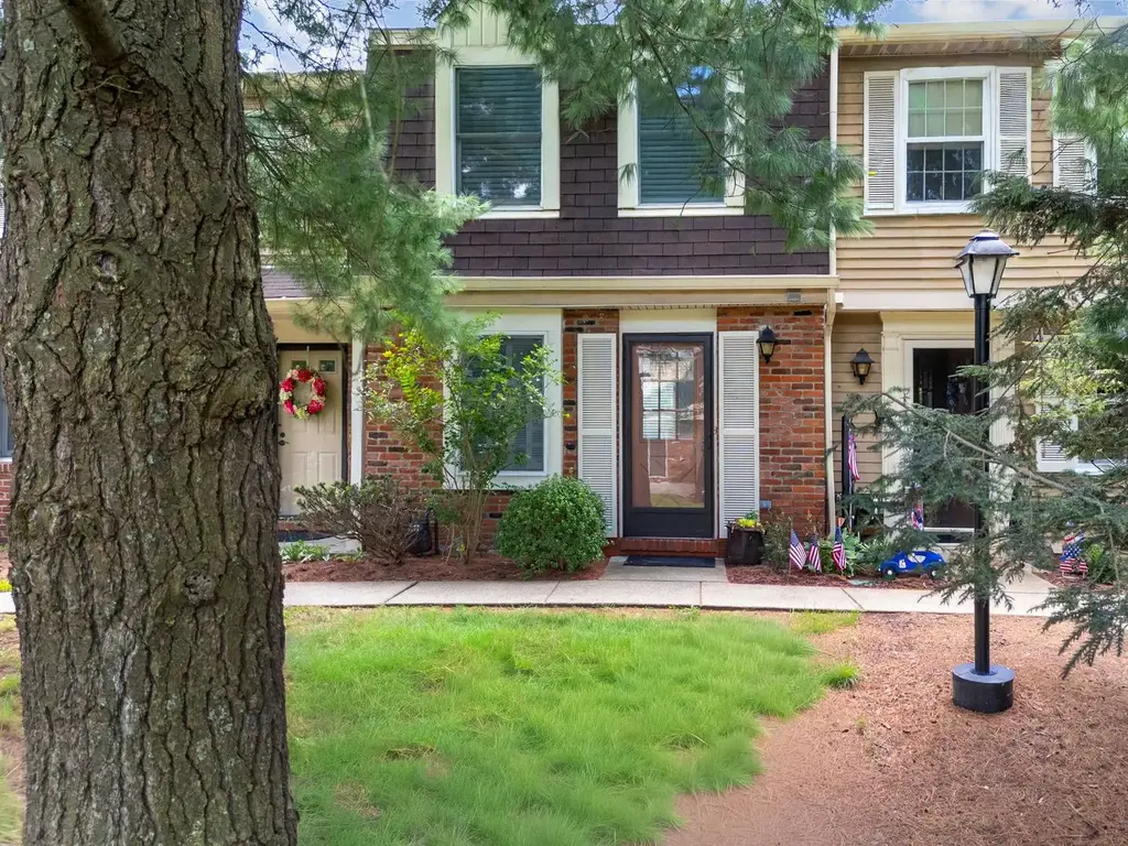 403 Scott Lane, Peters
