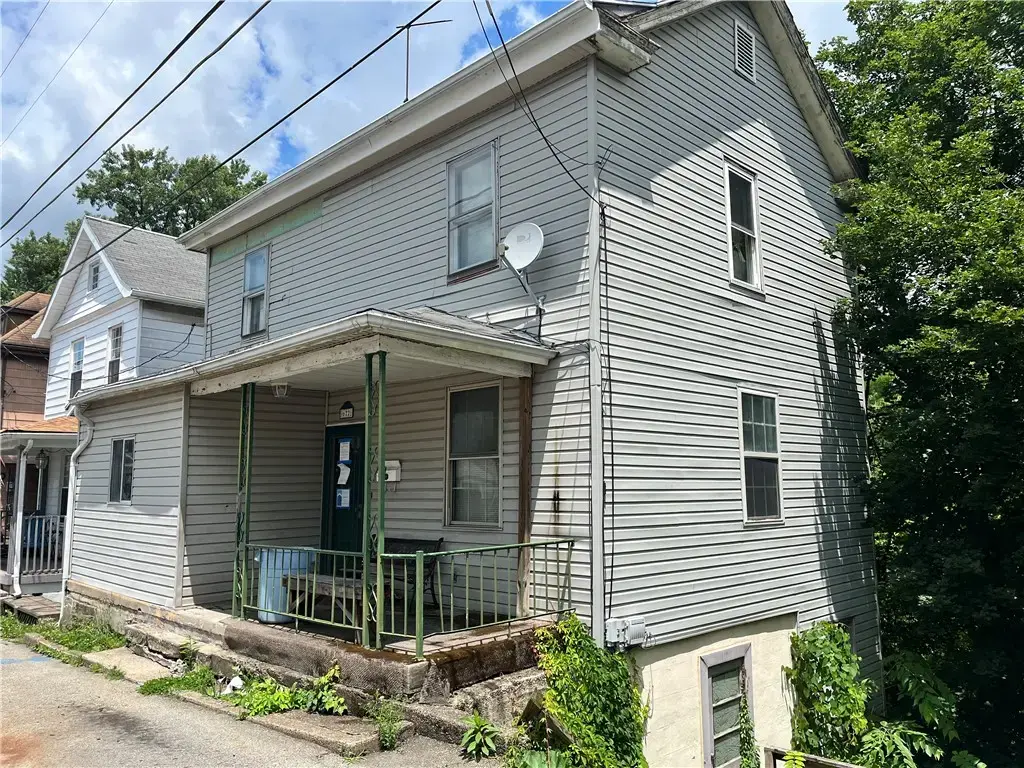 622 Trump Avenue , Connellsville