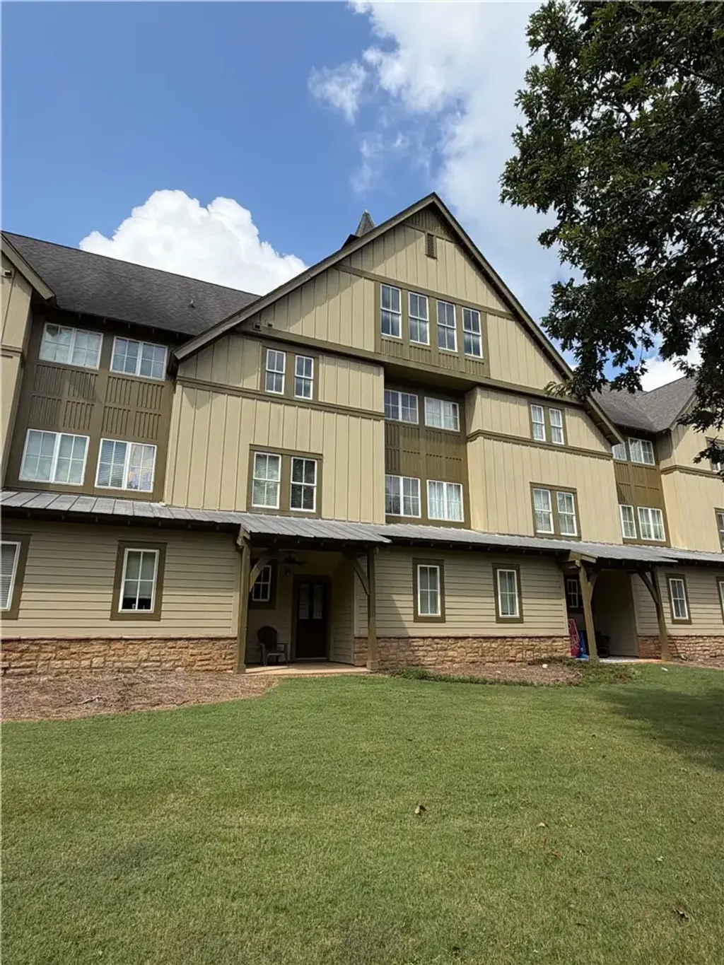 650 Dekalb St 2211, Auburn