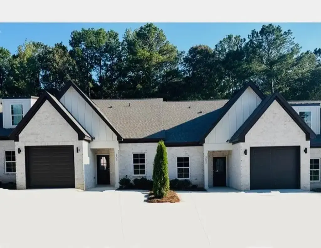 1100 Arcadia Ave 501, Auburn