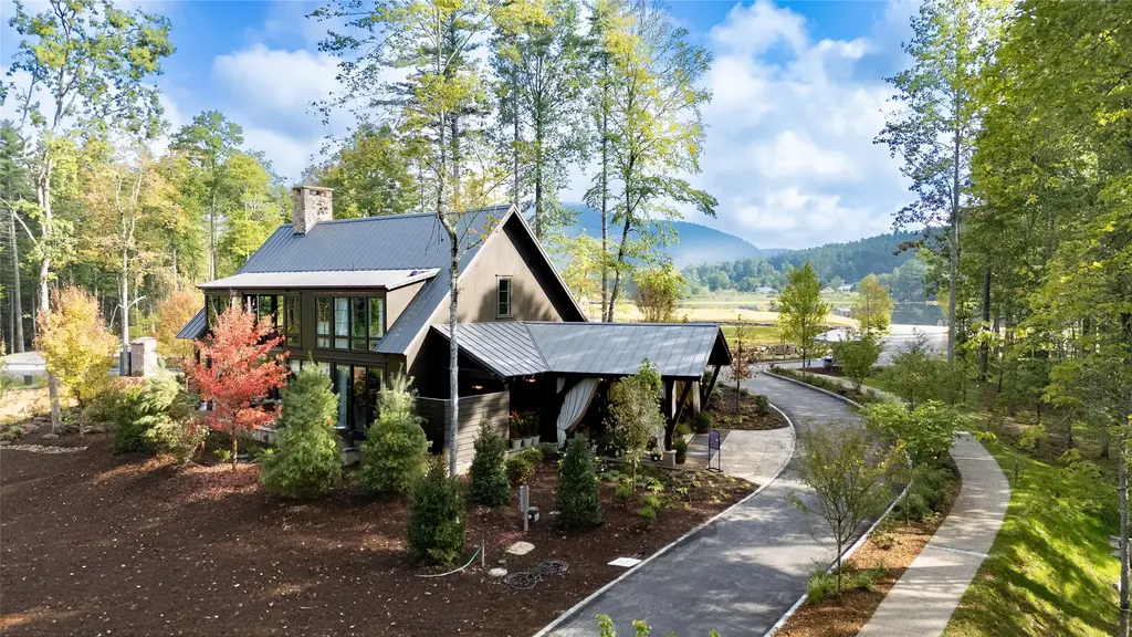 28 Sunrise Place, Cashiers