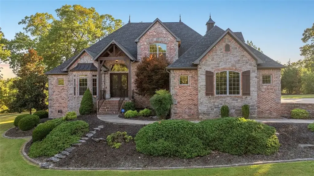 10744 Bluewater Passage, Rogers