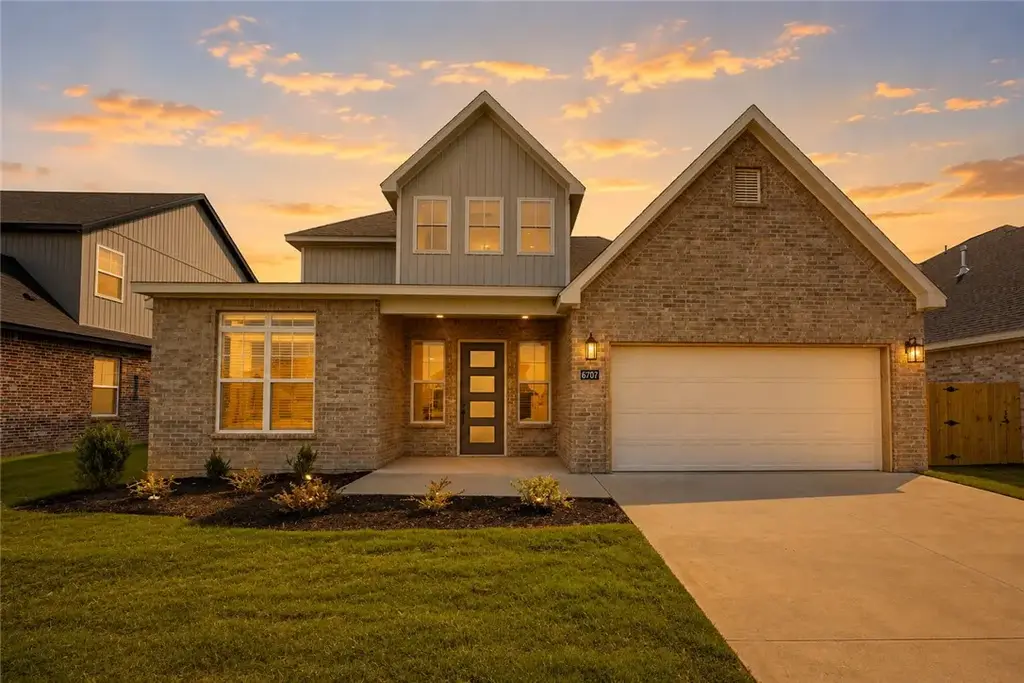 6707 Sw Basswood Avenue, Bentonville