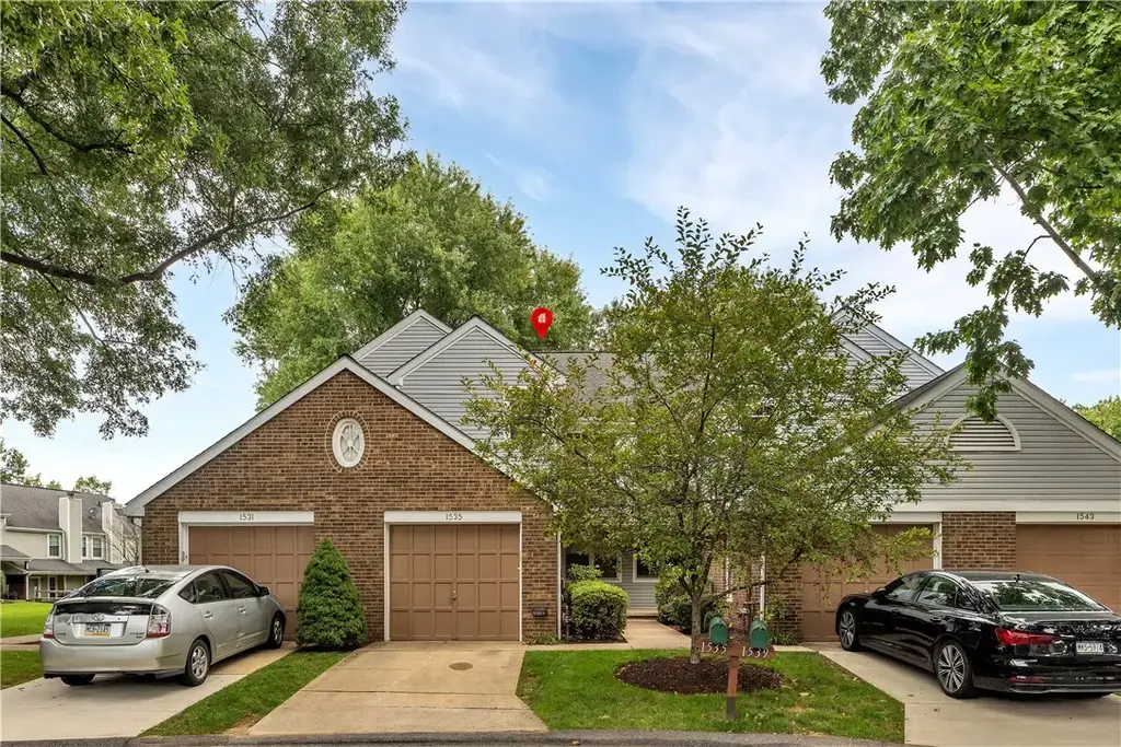 1535 Merion Lane, Oakmont