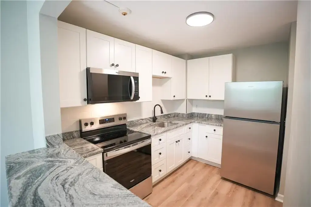 366 Main St # 101, Warren