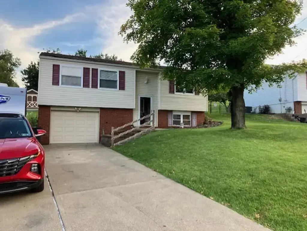 8 Cree Drive, Hempfield