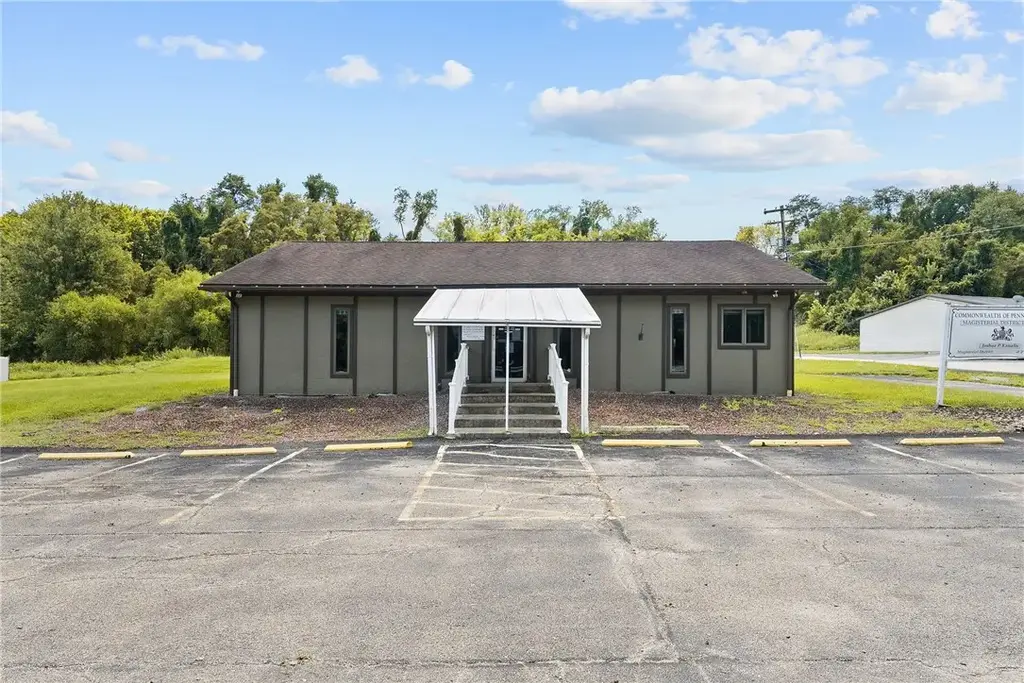 685 National Pike ., Centerville