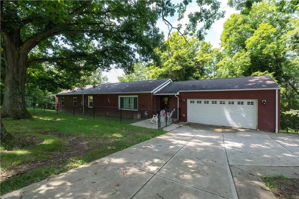 135 Devils Den, Hanover