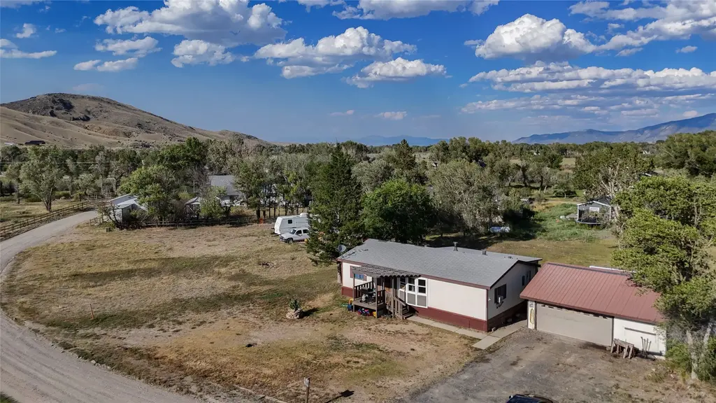 55 Tobacco Root Road, Silver Star