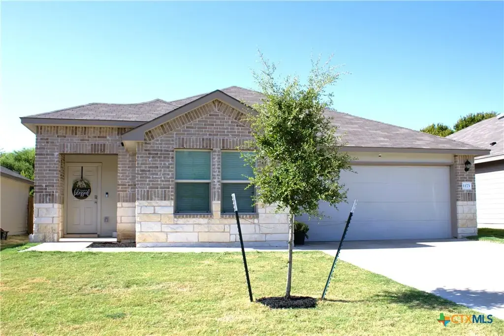1173 Ottoman Loop, Troy