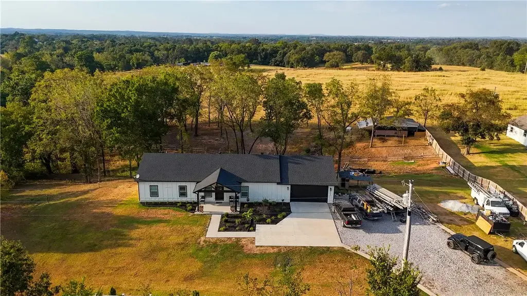 21534 Keaton Road, Springdale