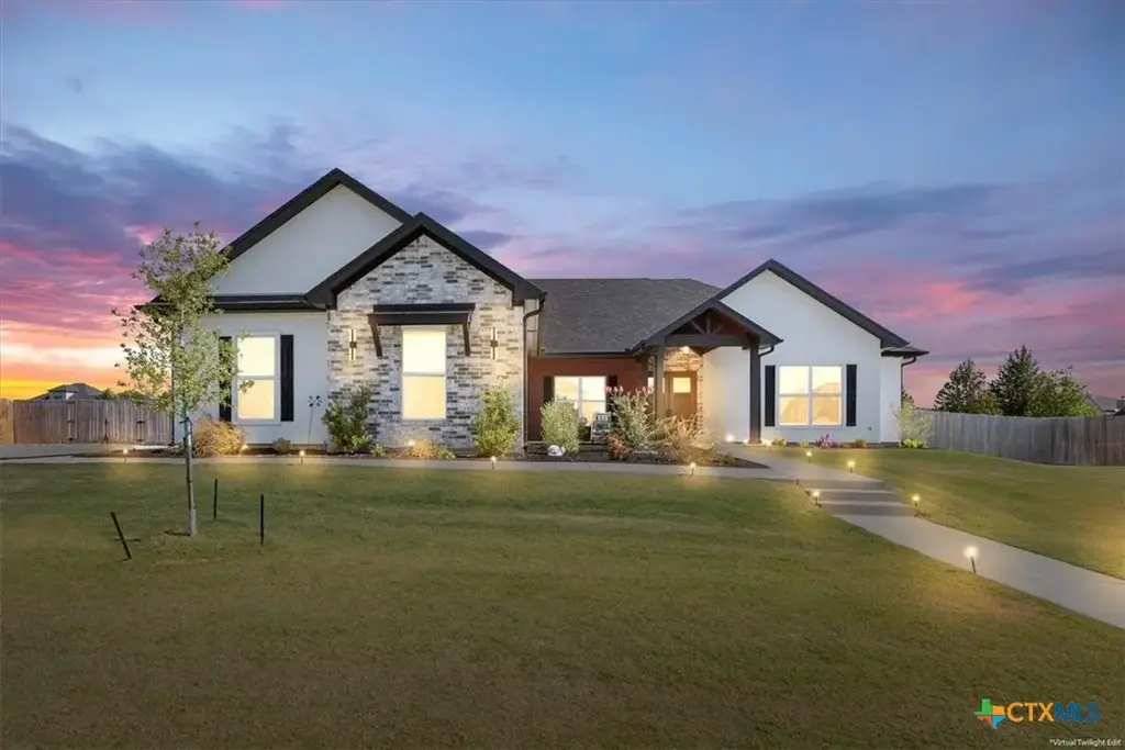 5244 Camargue Drive, Belton