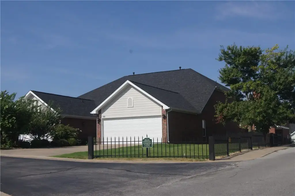 900 S Dixson, Rogers