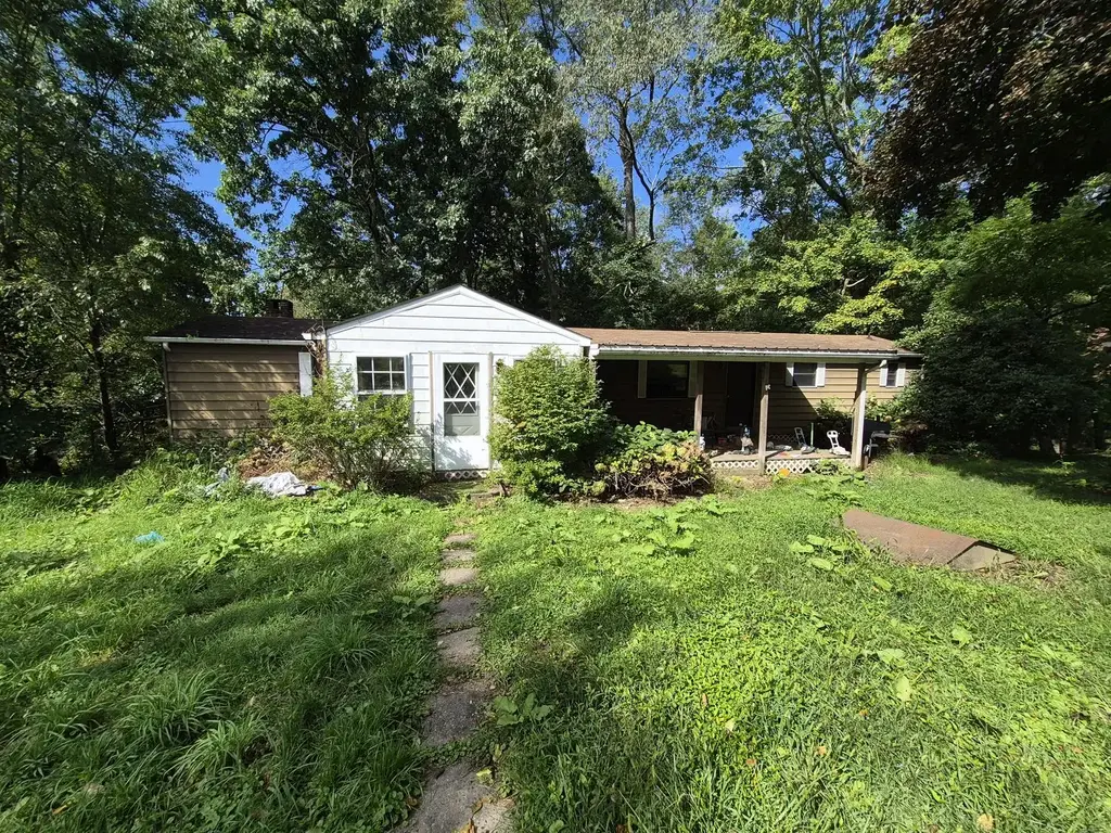 414 Sun Mine Road, Clinton
