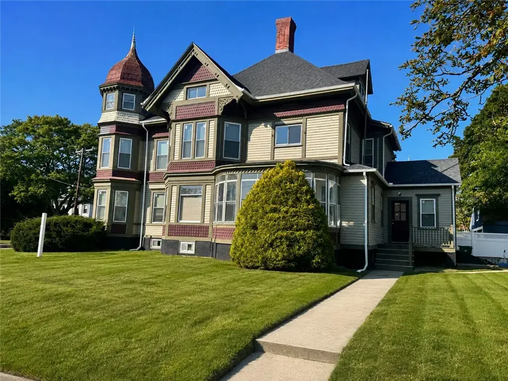 474 Main St, Woonsocket
