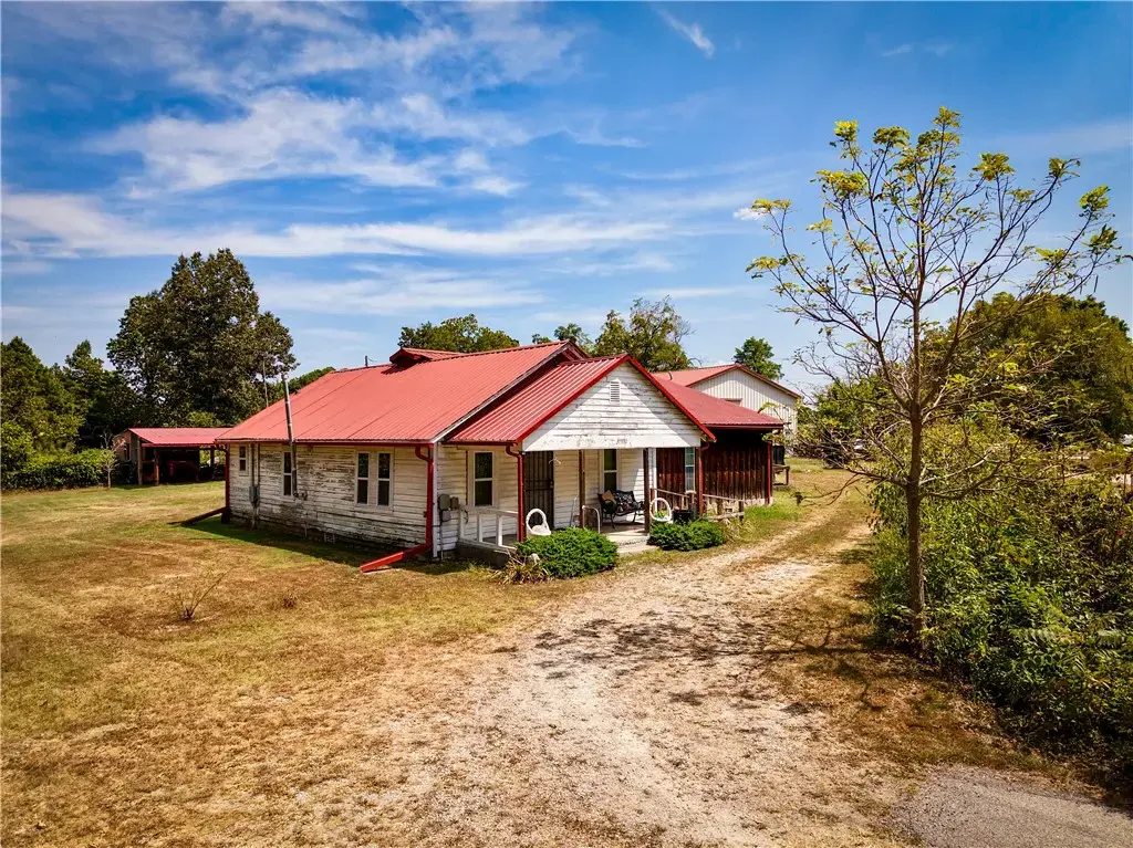 37992 Highway 23, Huntsville