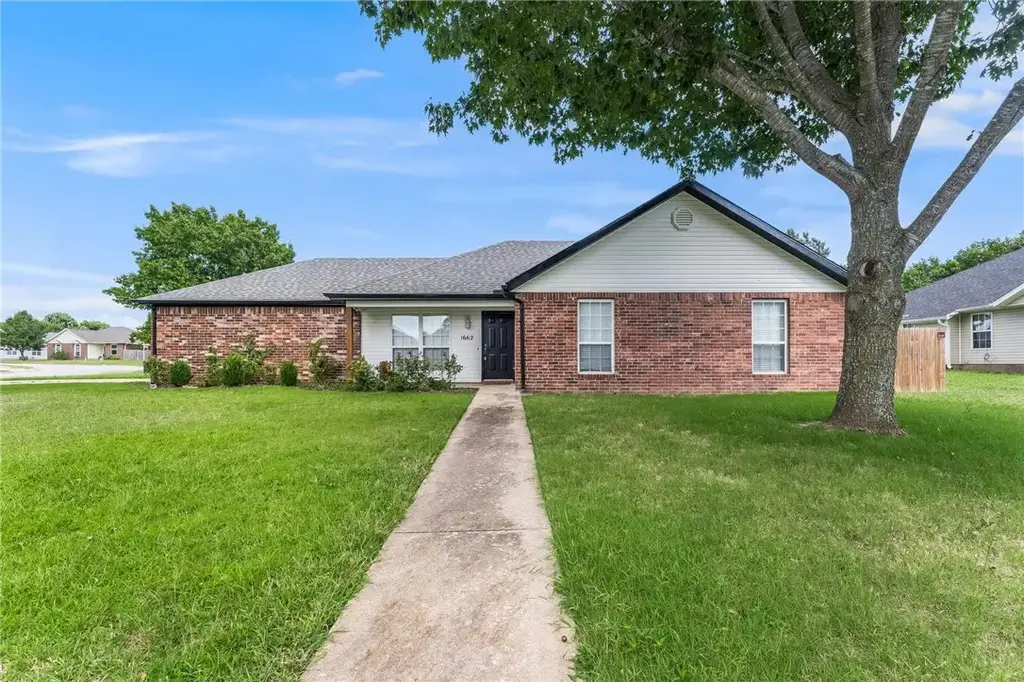 1662 Tally Ho Drive, Fayetteville