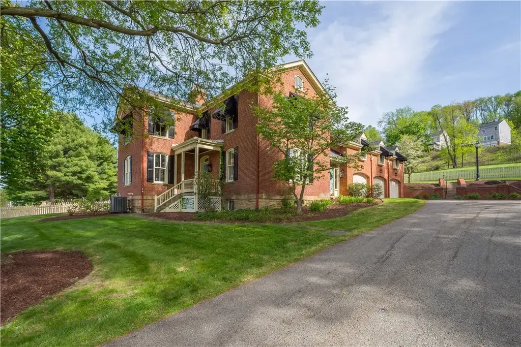 571 West Mcmurray, North Strabane