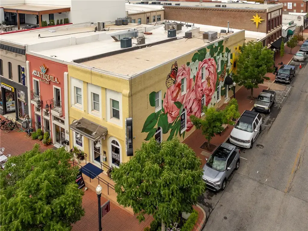 113 N Main Street, Bentonville