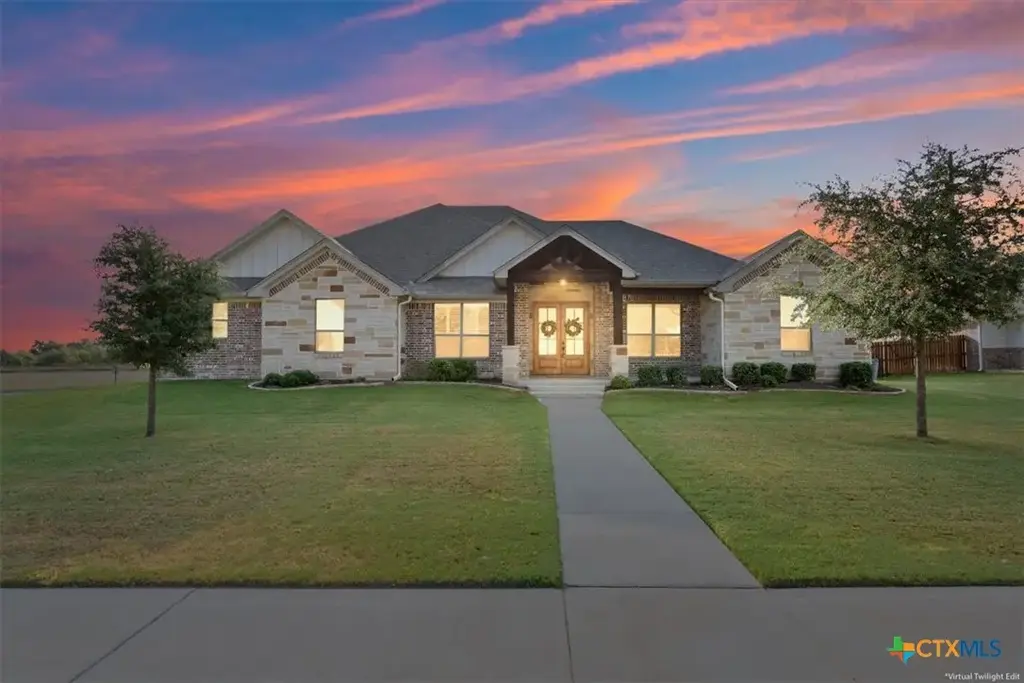 1438 Stone Russell Drive, Salado