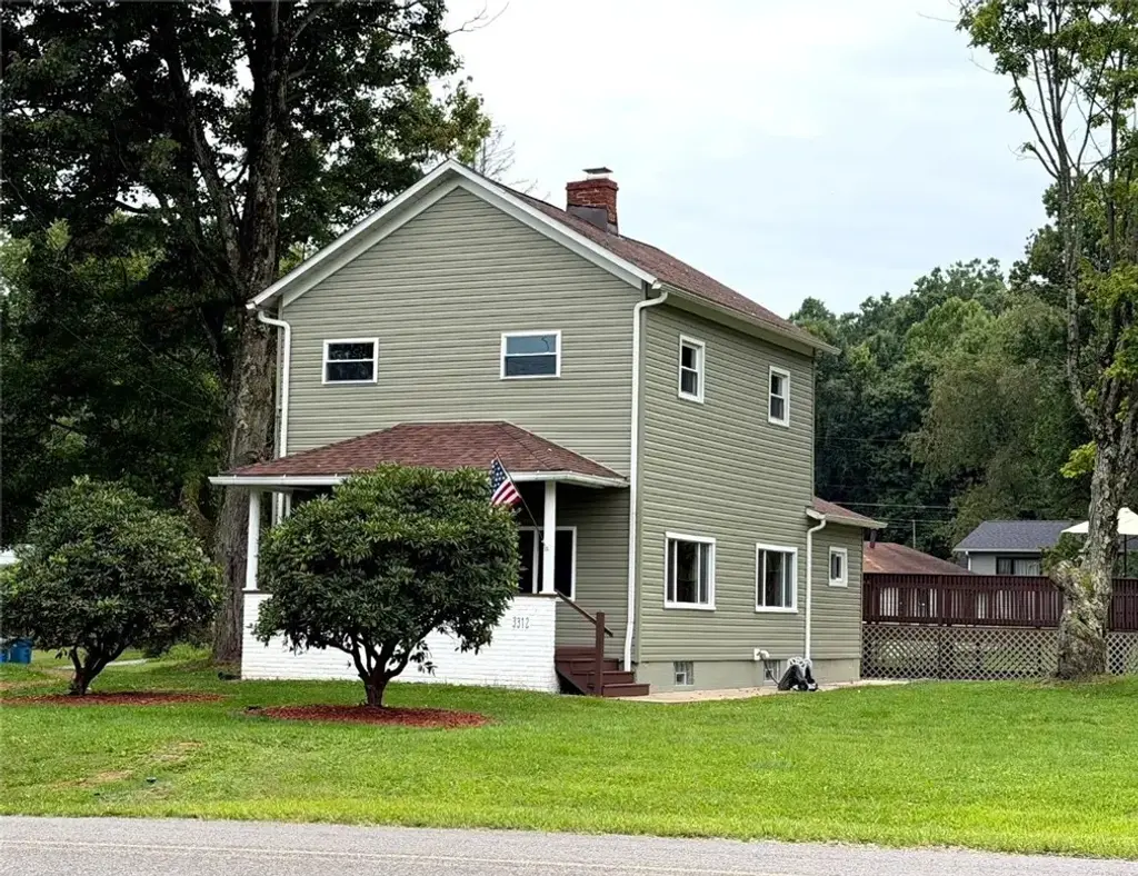 3312 Old Pittsburgh Road , Shenango