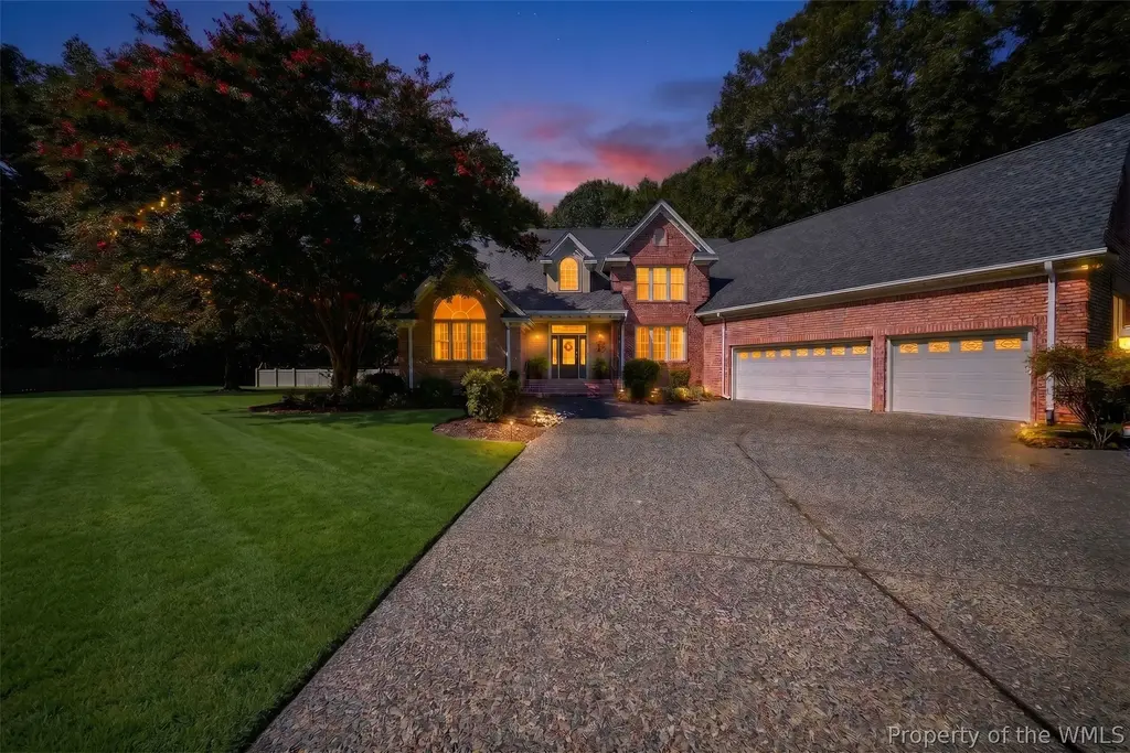 104 Flamingo Place, Yorktown