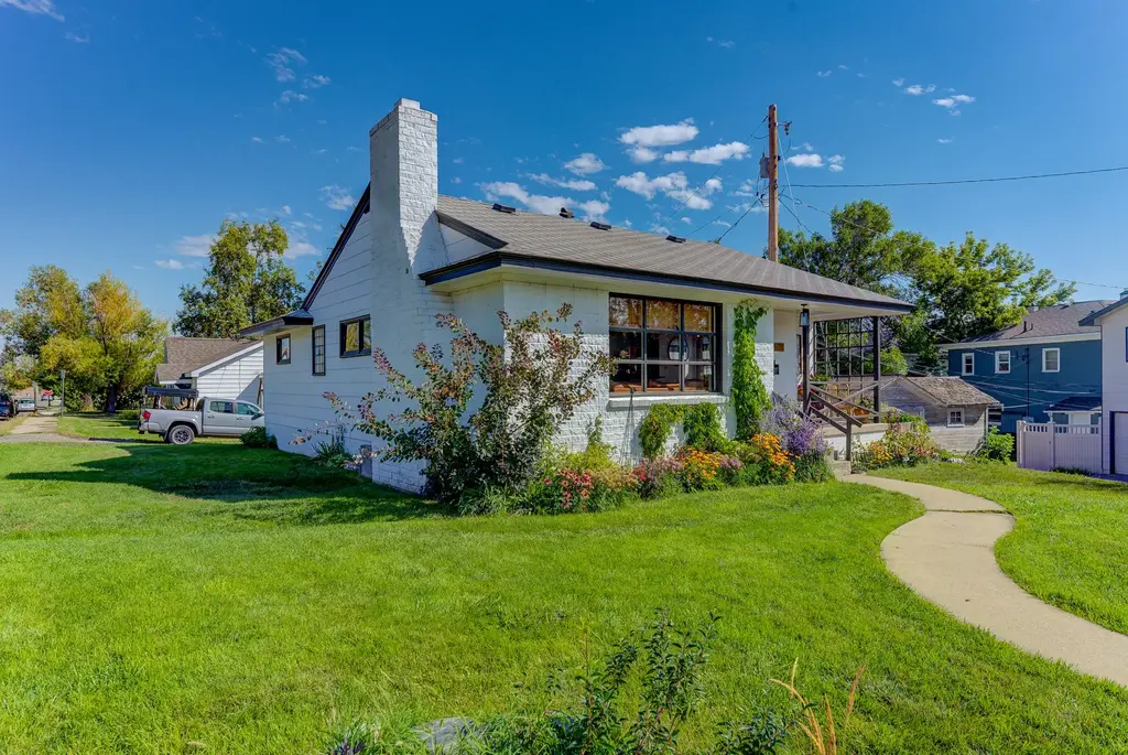 106 Stuart Street, Helena