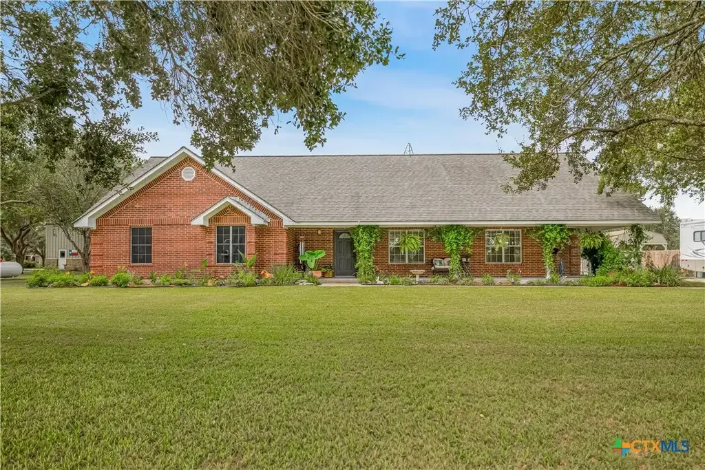 126 Lakeview Drive, Victoria