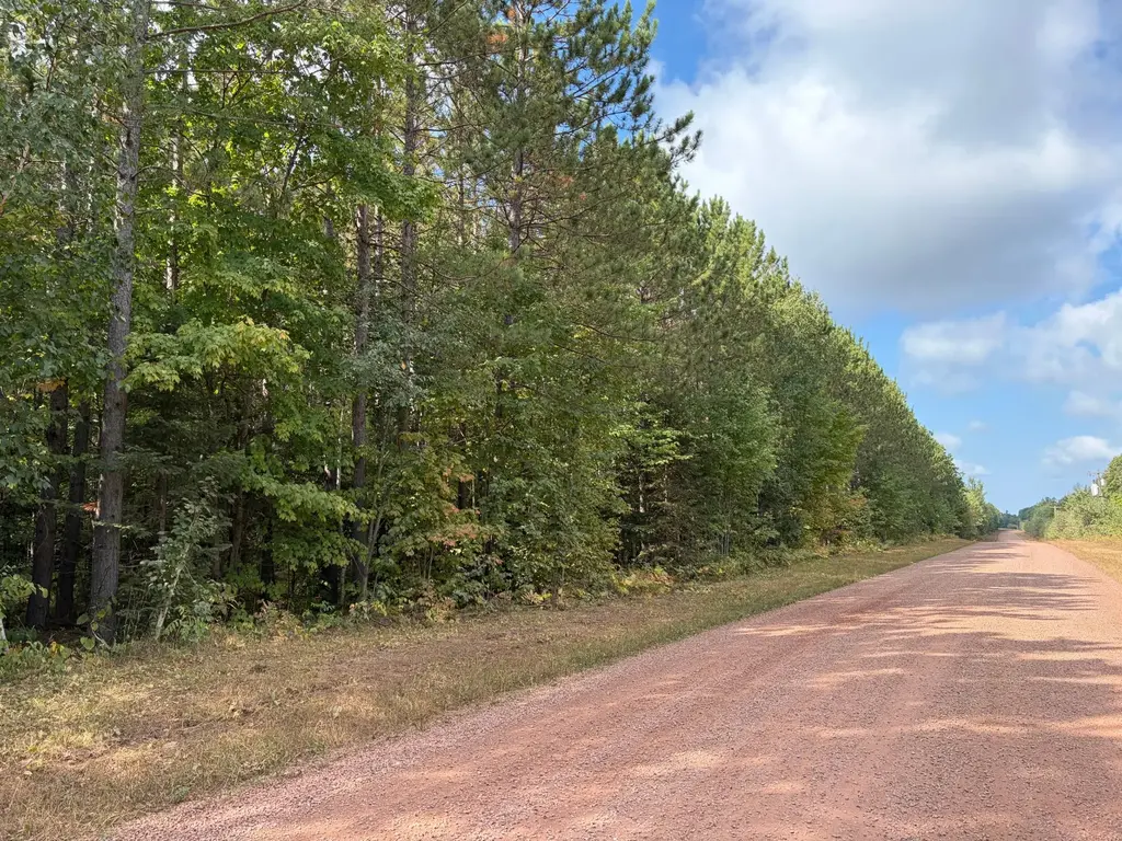 On Freburgs Rd, Saxon
