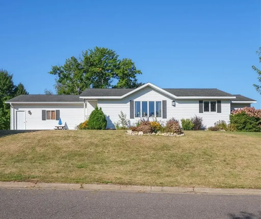 104 W Southridge Court, Cadott