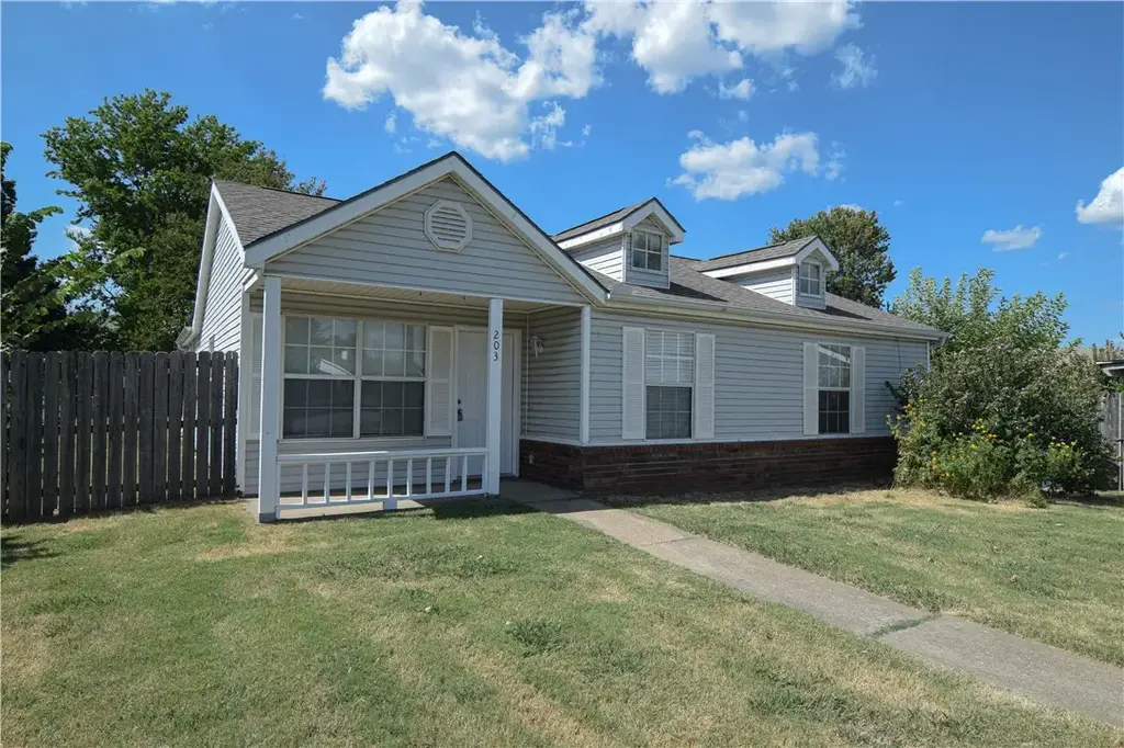 203 Se 16th Street, Bentonville