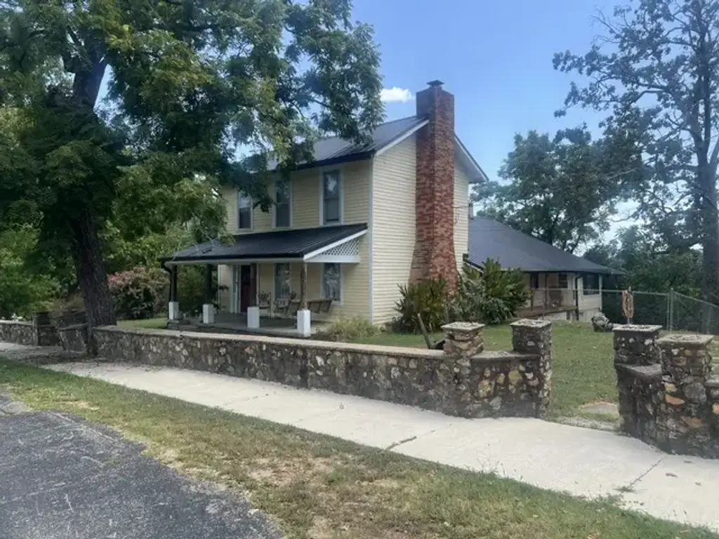 339 Valley Street, Yellville