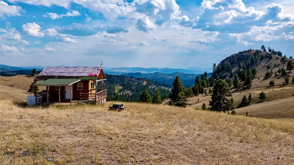 64 Lookout Point, Cascade