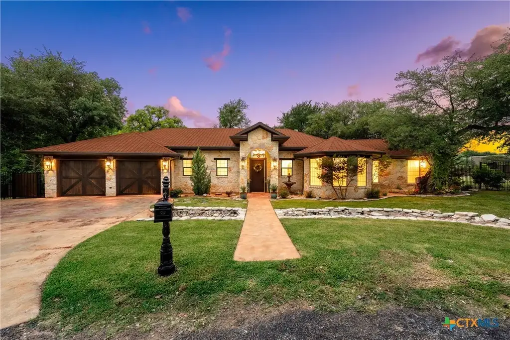 139 Silver Valley, Waco
