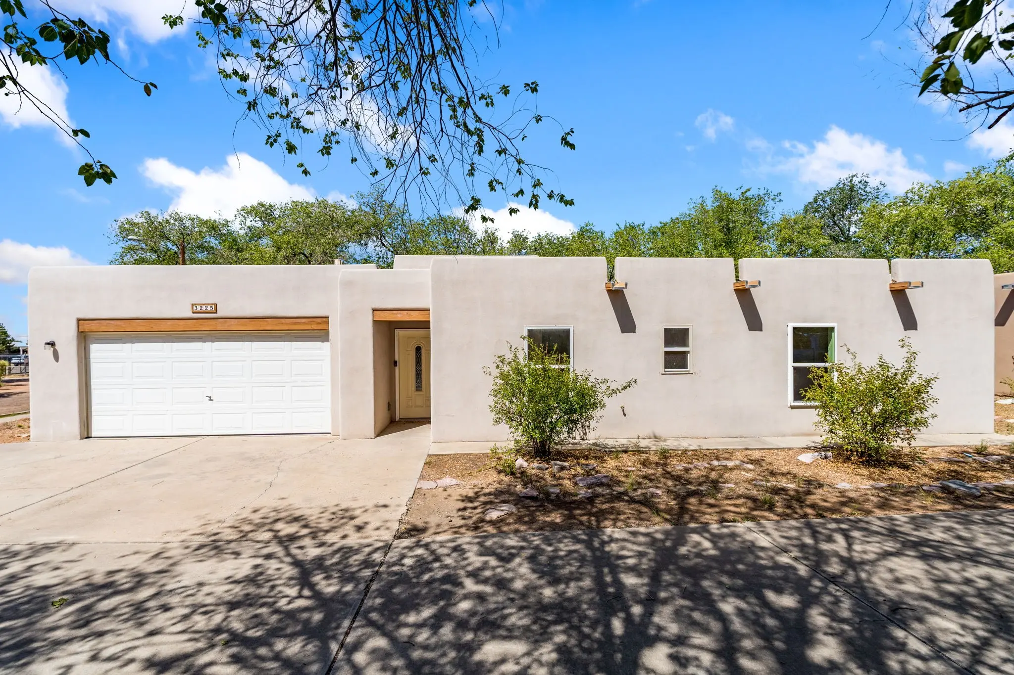 3225 Cale Princesa Juana, Santa Fe