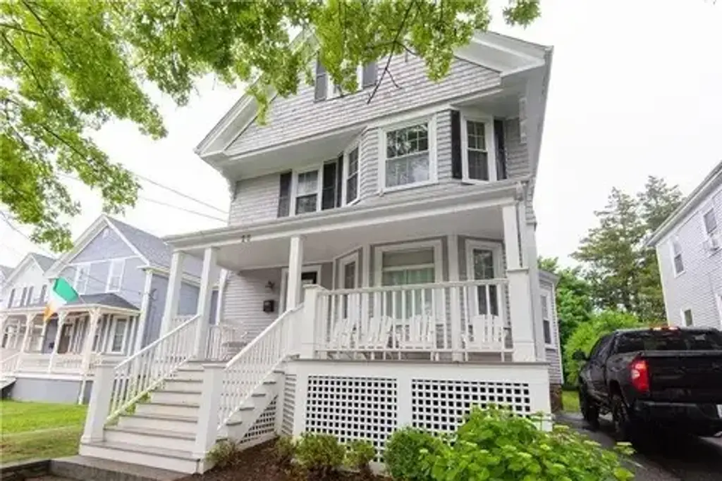 20 Carroll Ave, Newport