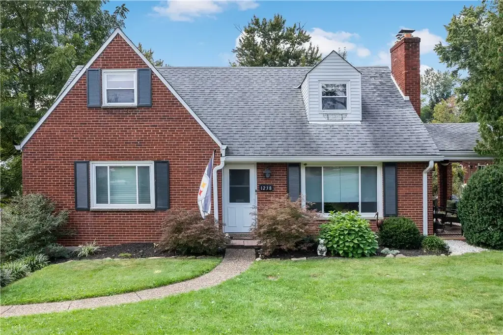 1238 Lakemont Drive , Mt Lebanon