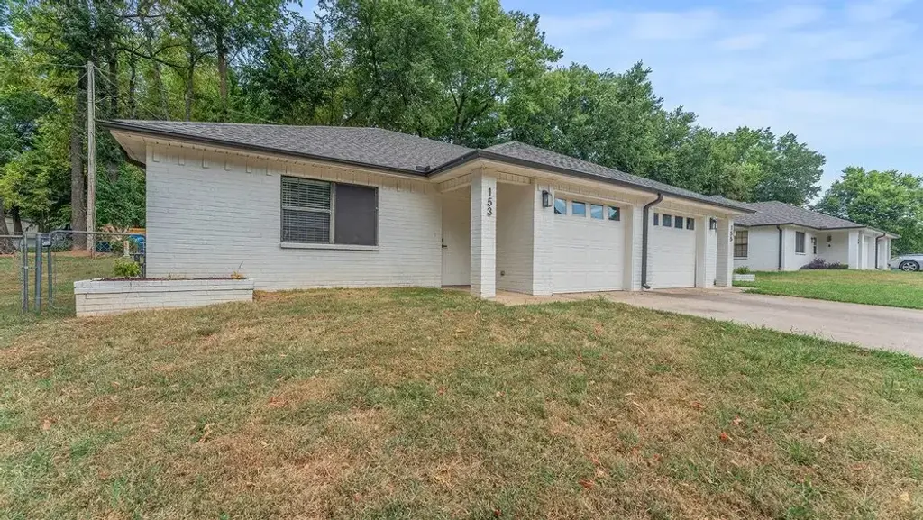 153 W Hill Street, Farmington