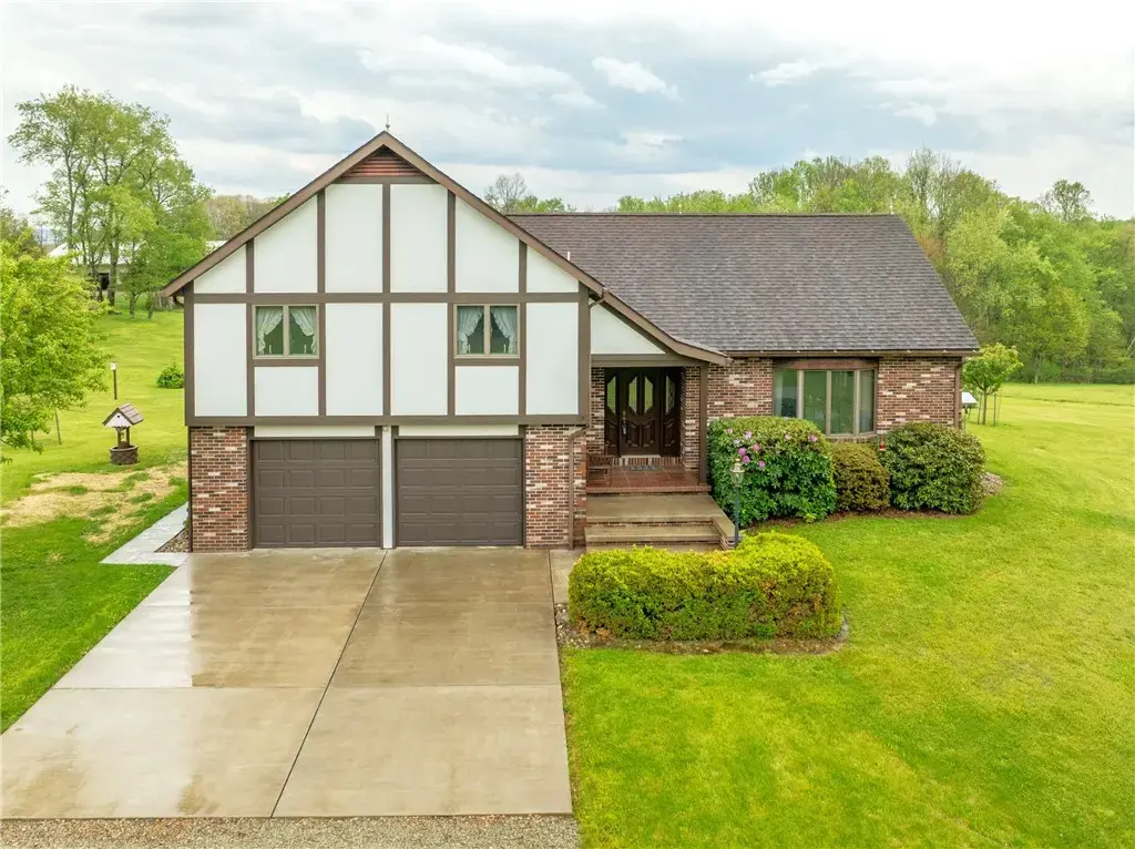 1933 Street Route 259, Ligonier