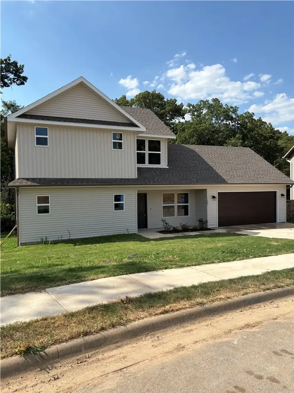 1401 Cresent Street, Bentonville