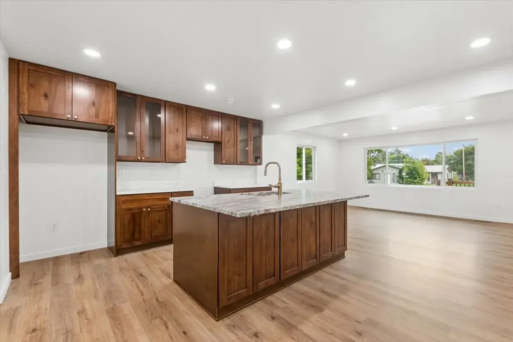 730 10th Avenue W, Kalispell