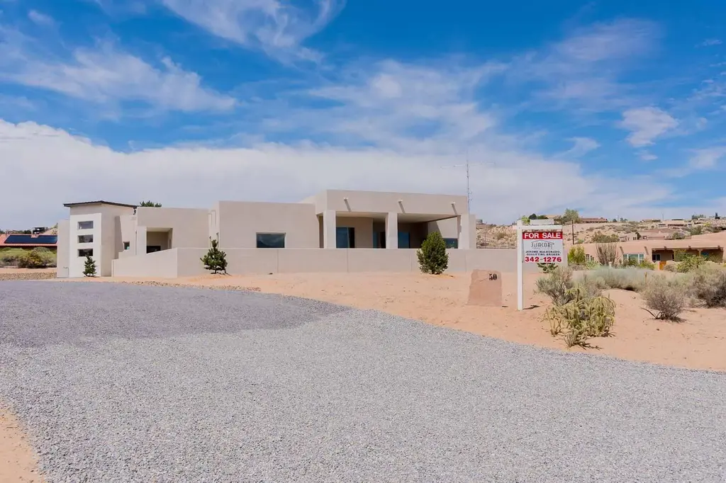 50 Calle Verde, Corrales