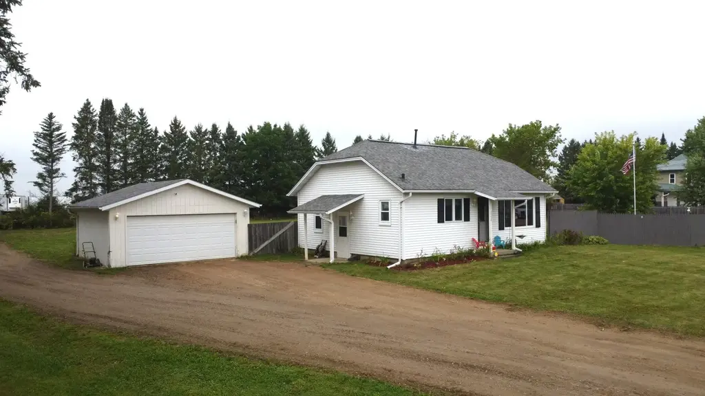 1534 Saratoga St, Antigo