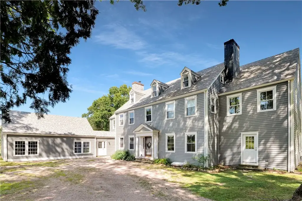 1747 Mooresfield Rd, South Kingstown