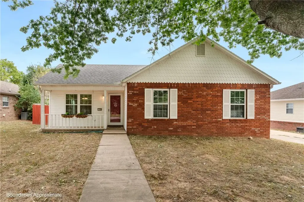 1284 N Tradition Avenue, Fayetteville