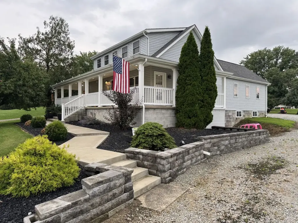 812 Mount Pleasant Road, South Huntingdon